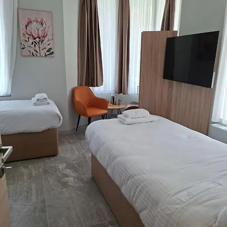 Enza Hotel