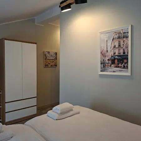 Enza Hotel Sjoemen